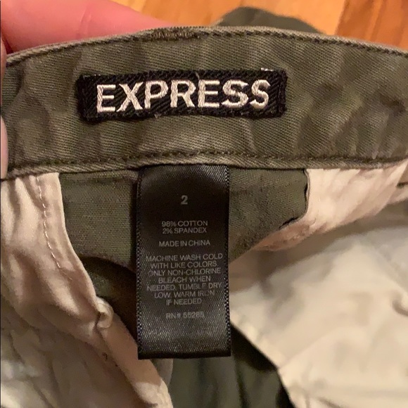 Express Shorts - Picture 3 of 4